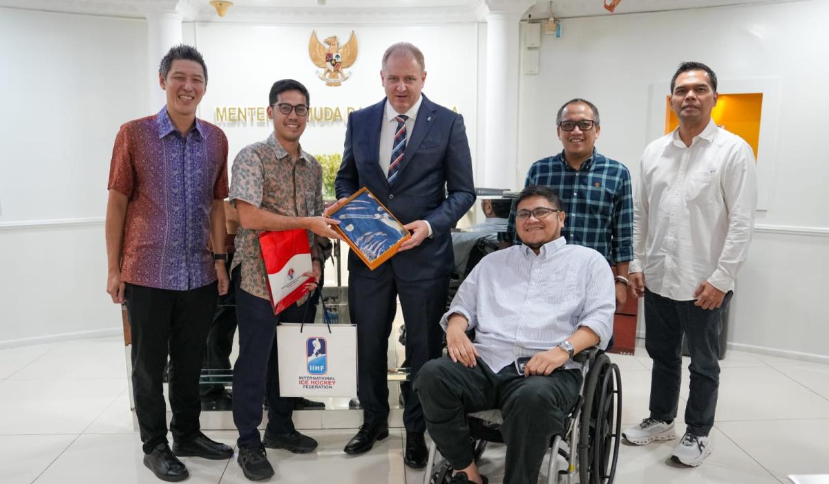 Kemenpora Bahas Pengembangan Olahraga Hoki Es dengan IIHF