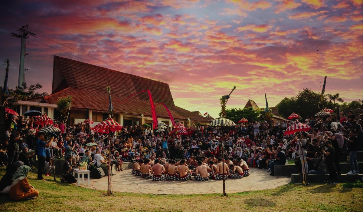 Rekomendasi Libur Akhir Pekan, TMII Hadirkan Tari Kecak Spektakuler Geseng Alengka