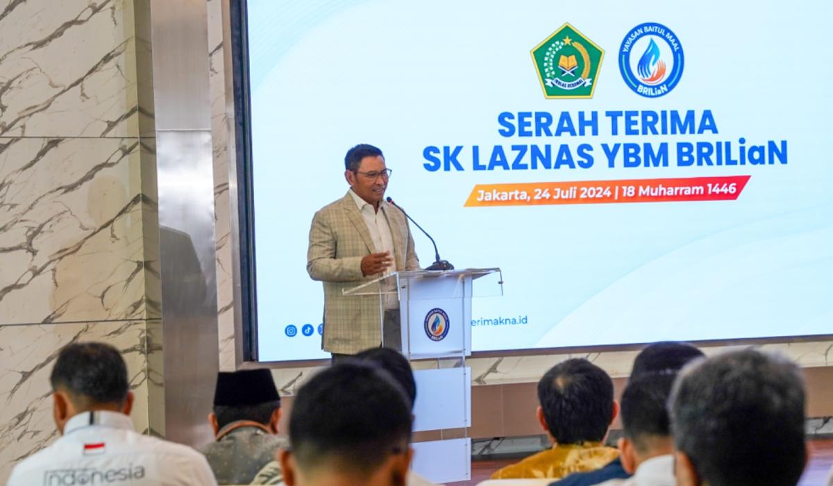 Kemenag RI Menyerahkan SK Izin Operasional sebagai Lembaga Amil Zakat Skala Nasional kepada YBM BRILiaN
