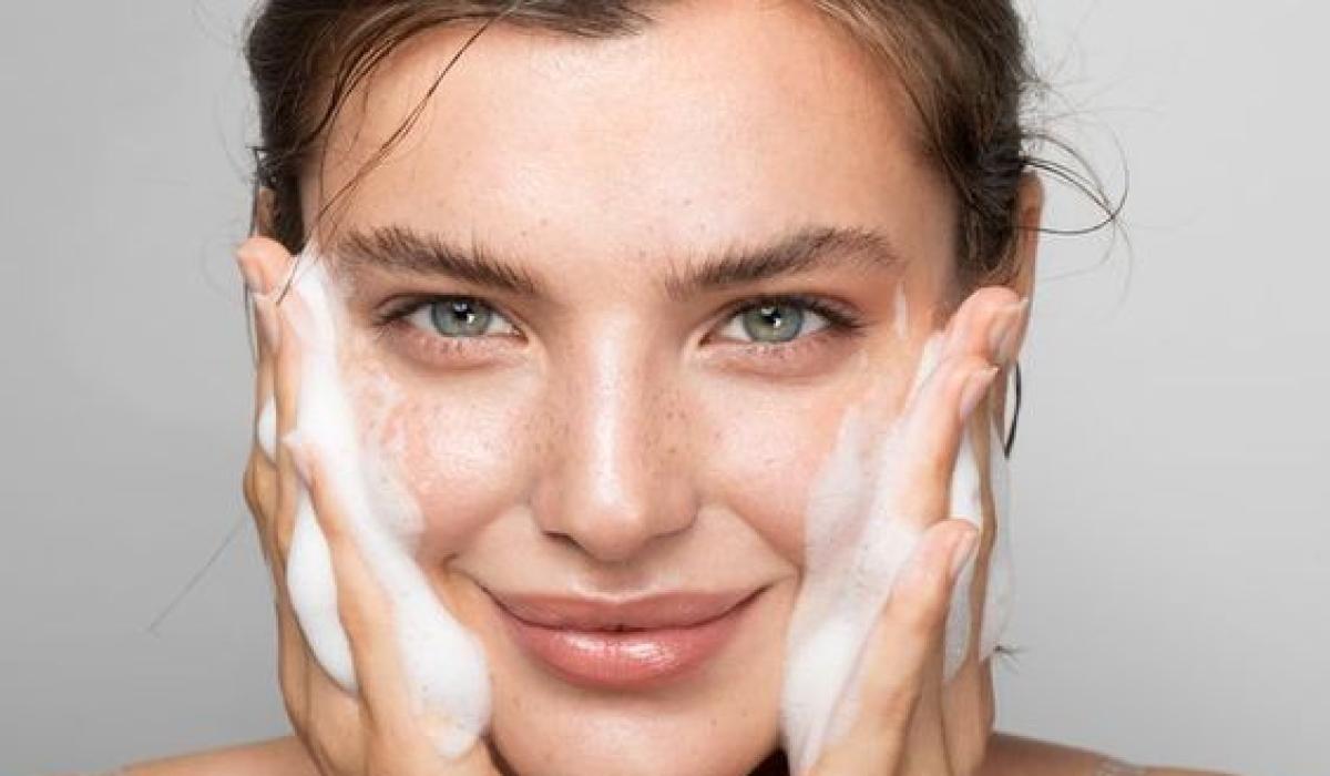 Rahasia Kulit Sehat dan Glowing: Ini Dia Rutinitas Skincare Malam yang Wajib Dicoba!