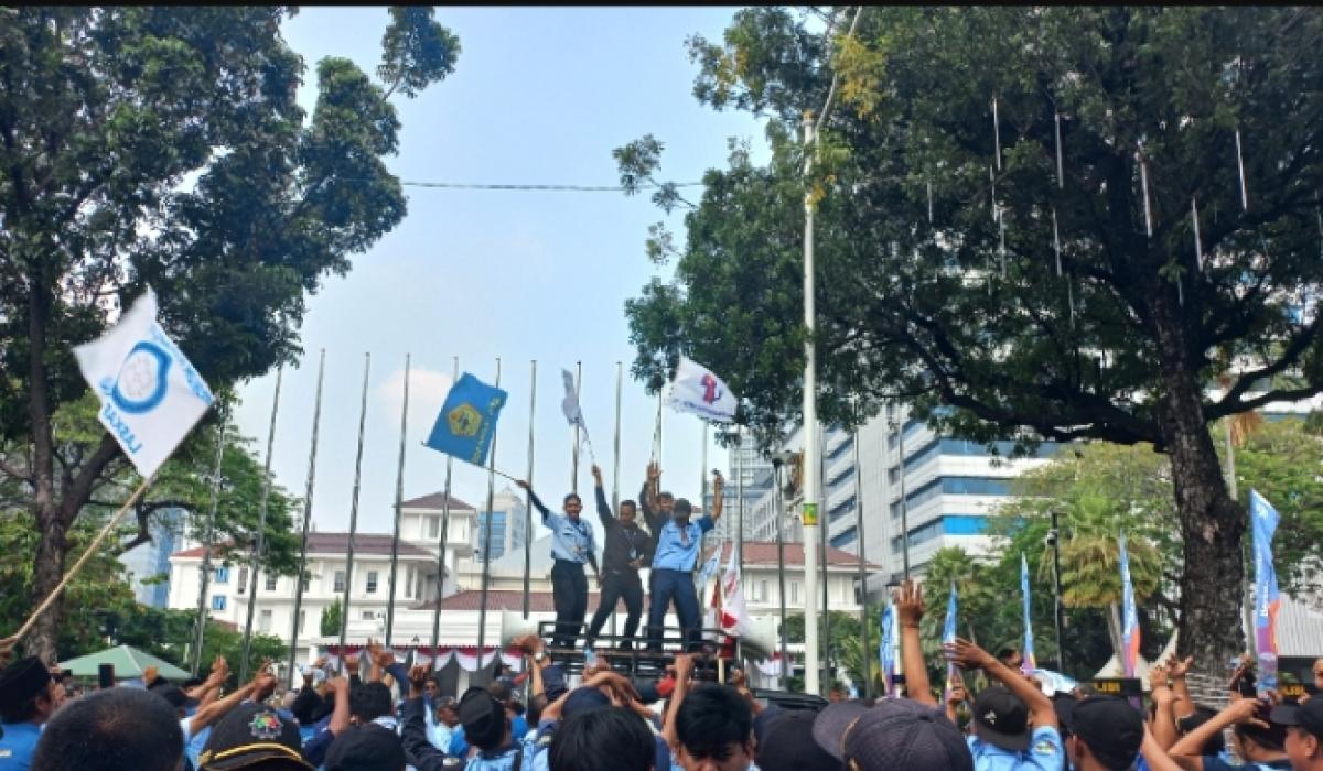 Transjakarta Tambah Armada Buntut 29 Rute Tak Beroperasi karena Sopir Mikrotrans Demo