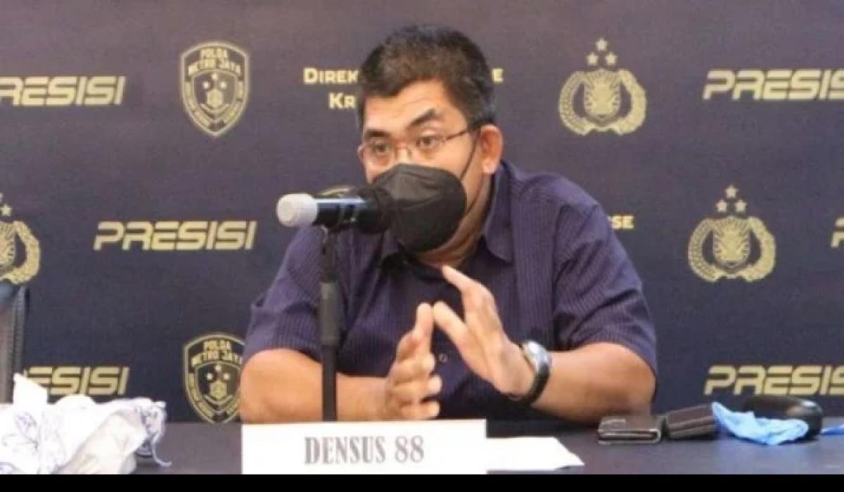 Densus 88: Orang Tua Terduga Teroris HOK Tahu Anaknya Beli Bahan Peledak dan Merakit Bom
