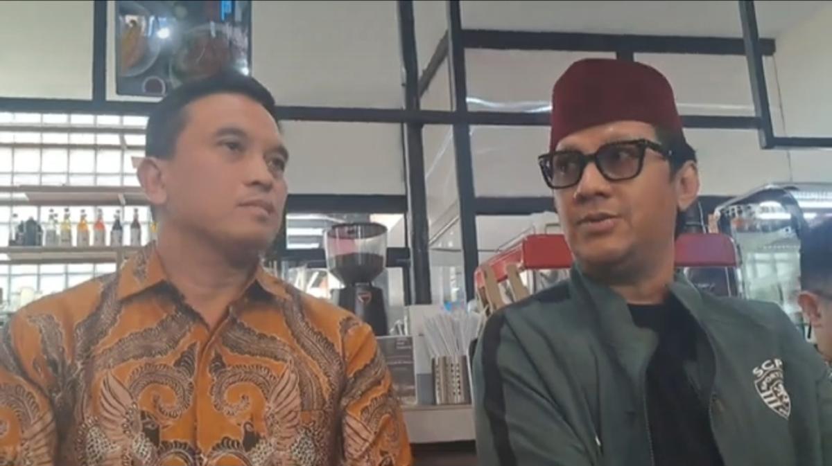 Andre Taulany Buka Suara: Unggahan Instagram Pria Dililit Ular Bukan Kode Perceraian!