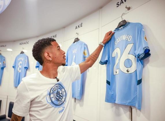 Guardiola Nilai Hadirnya Savinho Buat Lini Serang Manchester City Semakin Tajam
