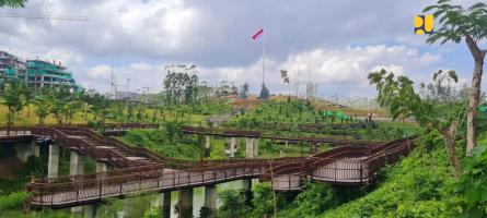 Jokowi Resmikan Plaza Seremoni Sumbu Kebangsaan: Ikon Baru IKN yang Memperkuat Identitas Nasional 032134