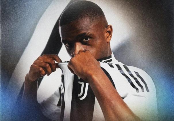 Juventus Pinjam Bek AC Milan Selama Semusim