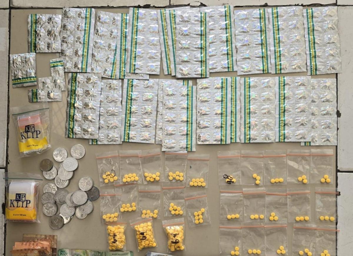 Gerebek Toko Kosmetik di Tangerang, Polisi Temukan Ratusan Butir Tramadol dan Eximer Siap Jual