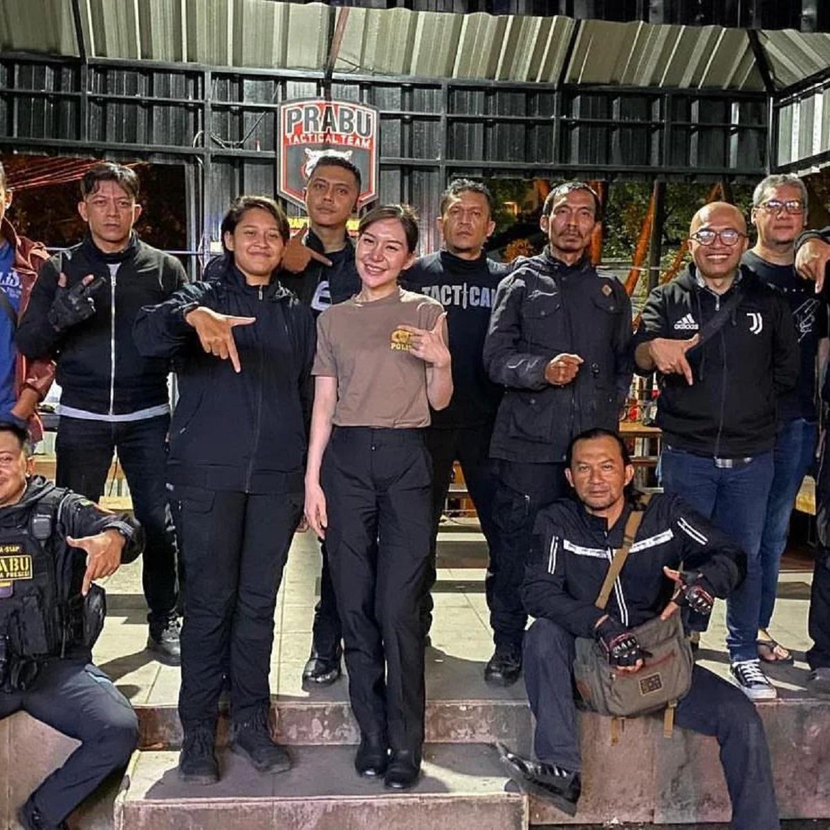 Segini Gaji Brigadir Putri Sirty Cikita yang Viral Karena Dianggap Ganggu Orang Makan 
