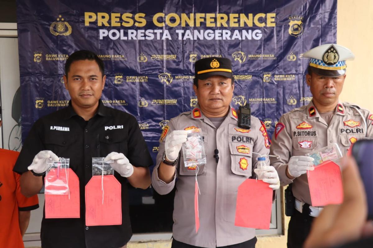 Polresta Tangerang Temukan Belasan Paket Sabu dalam Charger Hape, Begini Kronologinya