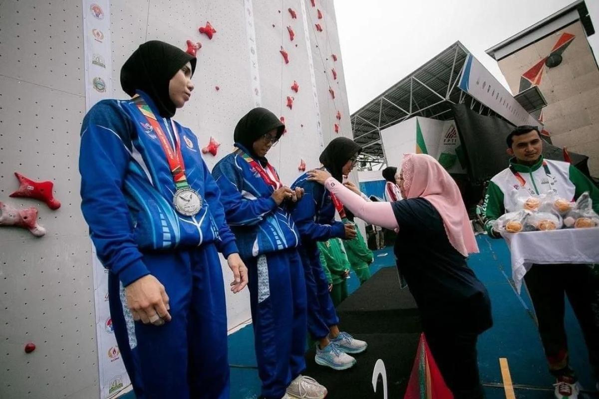 Atlet Panjat Tebing Kota Tangerang Raih Medali Perak di PON Aceh-Sumatera