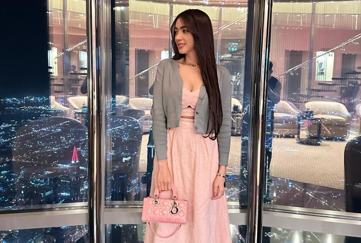 Melihat Pesona Angel Karamoy yang Berhasil Curi Perhatian Saat Liburan di Dubai