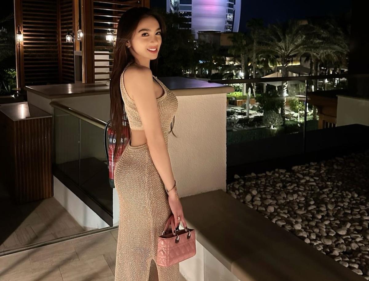 Melihat Pesona Angel Karamoy yang Berhasil Curi Perhatian Saat Liburan di Dubai