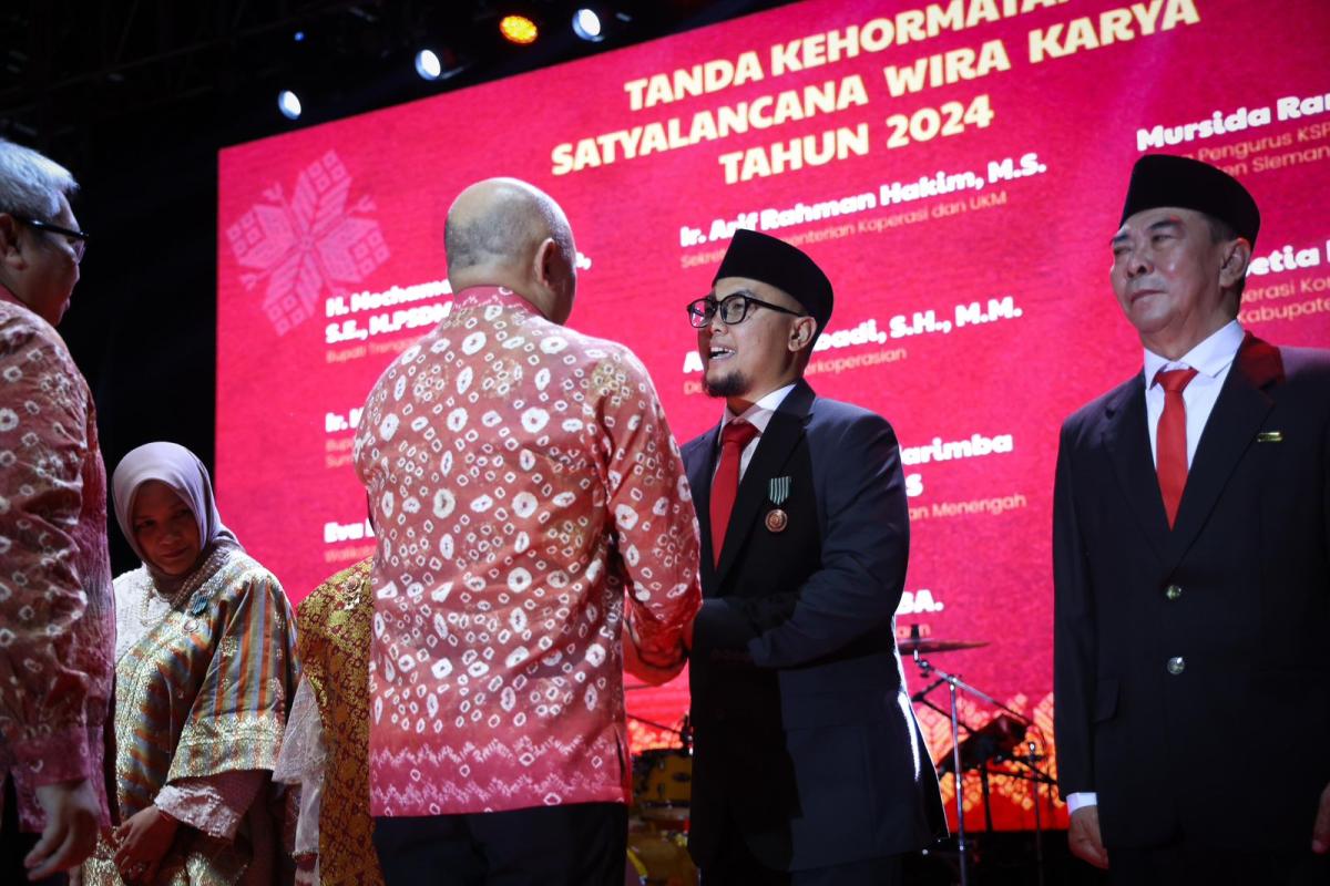 Tiga Mitra Koperasi LPDB-KUMKM Raih Penghargaan Satya Lencana Wira Karya dari Presiden