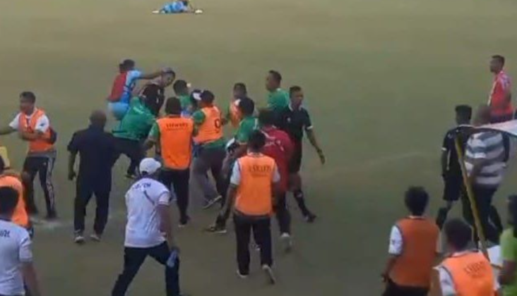 Sepak Bola Wanita di PON XXI Aceh-Sumut Ricuh, Tuan Rumah Kalah 2-0 dari Babel hingga Ngamuk Pukul Wasit