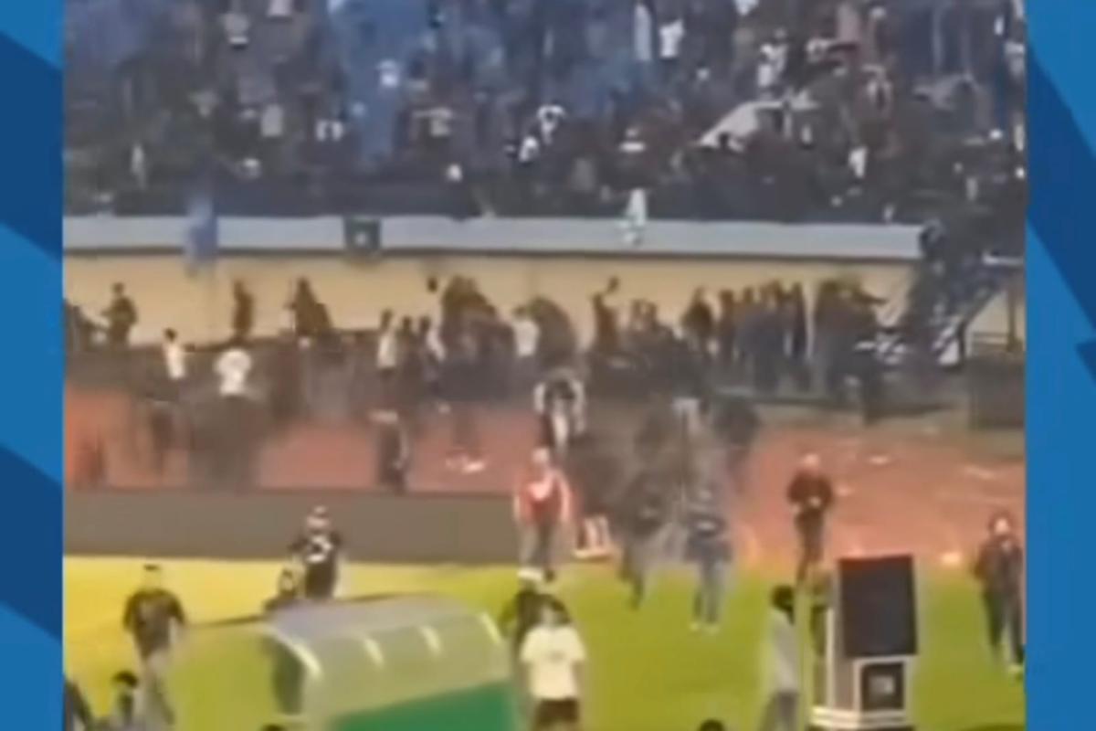 Menang Atas Persija di Kandang, Bobotoh Suporter Persib Ricuh Serang Steward