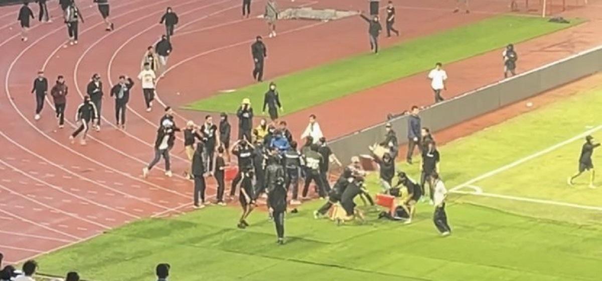 Aksi Brutal: PT LIB Berang, Kecam Keras Kerusuhan Suporter di Laga Persib Bandung vs Persija Jakarta