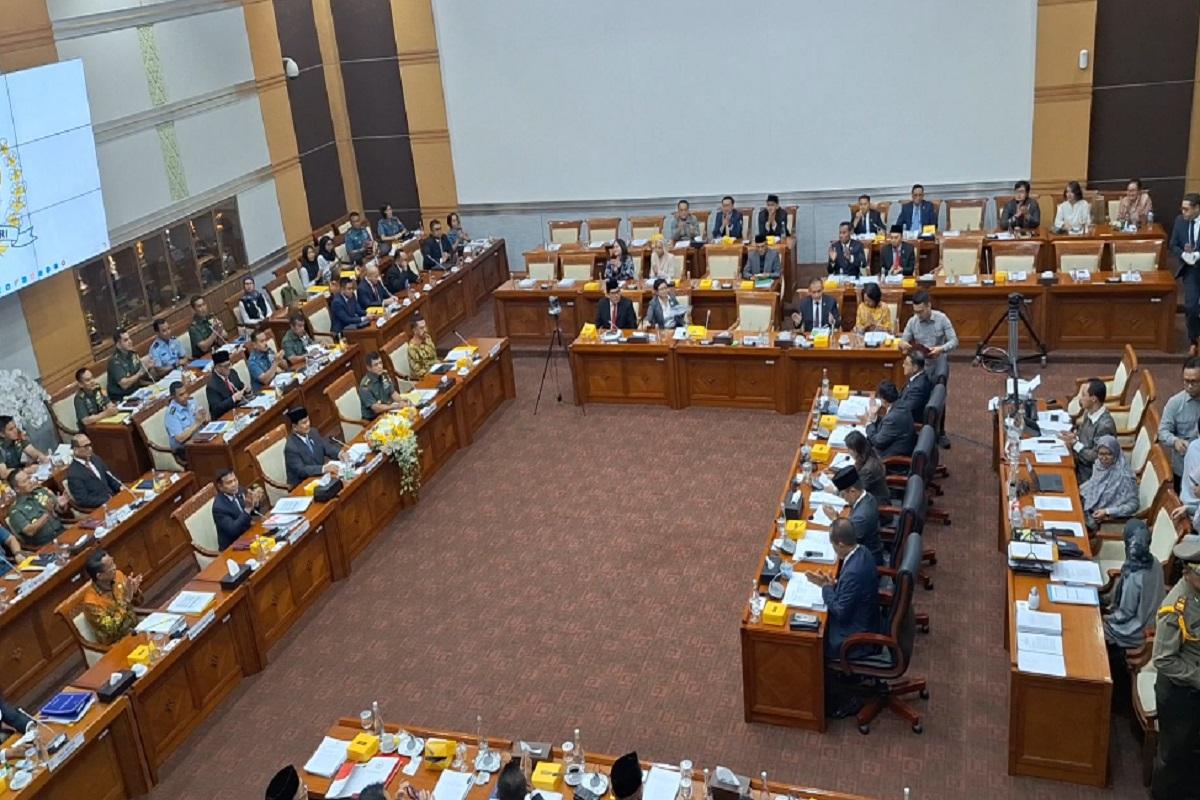 Hadiri Raker Terakhir Bersama Komisi I DPR RI, Prabowo Dapat Tepuk Tangan Meriah