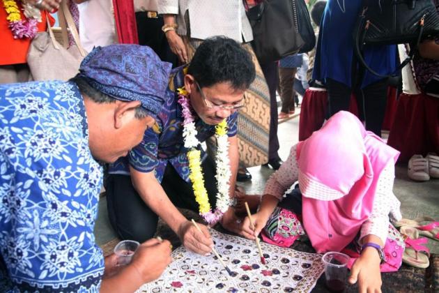 Bangga Berbatik, Sachrudin Dukung Batik Khas Tangerang