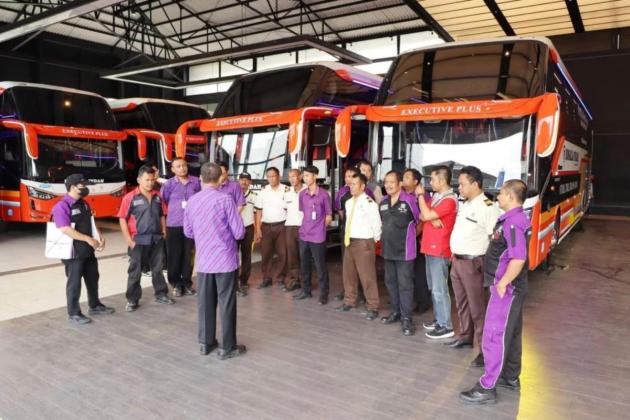 PO Rosalia Indah Kembali Hadirkan 10 Unit Bus Baru Bermesin Mercedes Benz OH 1626