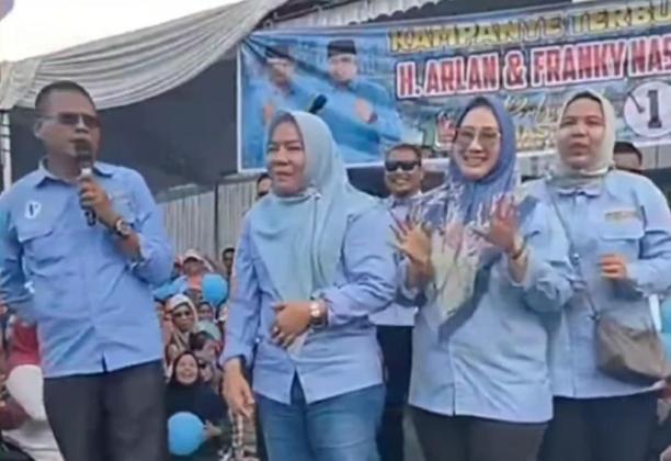 Heboh! Calon Wali Kota Prabumulih Arlan Pamer 4 Istri Saat Kampanye, Bikin Warga Heran