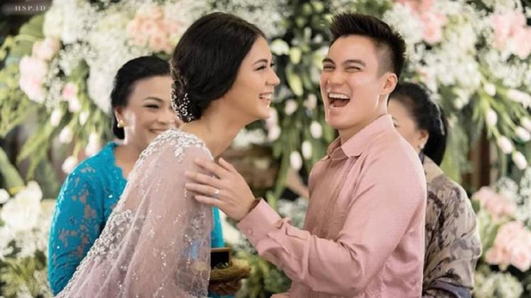 Kisah Romantis Baim Wong dan Paula Verhoeven: Berawal dari DM IG Sampai Dilamar  Pakai Kostum Badut