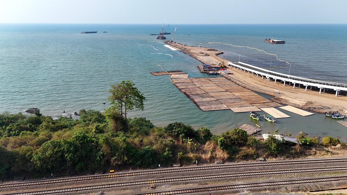 Kembangkan Infrastruktur Indonesia, Abipraya Bangun Dermaga KITB dan Pastikan Sesuai Regulasi yang Berlaku