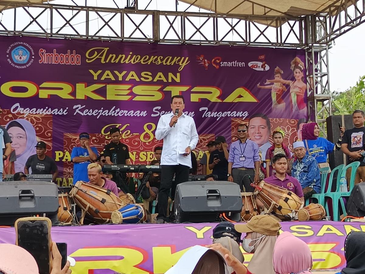 Hadiri Pagelaran Seni Budaya Orkestra, Maesyal Rasyid Disambut Tarian Tradisional Rampak Gendang dan Dayak