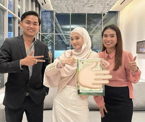 Heboh! Inara Rusli Posting Akta Cerai di Medsos, Mau Nikah Lagi?