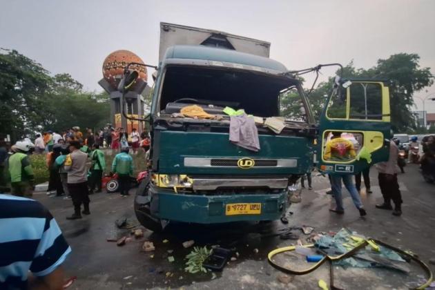 Polisi Sebut 4 Orang Jadi Korban Sopir Kontainer Ugal-ugalan di Kota Tangerang