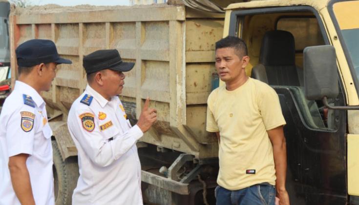 Operasi Gabungan Dishub dan Polisi, Belasan Truk di Tangerang Kena Tilang!