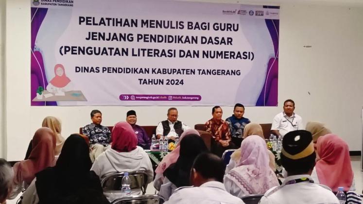 Puluhan Guru SD dan SMP di Kabupaten Tangerang Diberi Pelatihan Menulis