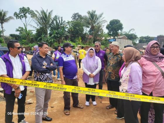 Tinjau  Longsor Pagedangan, Cawabup Tangerang Nomor Urut 2: Pemerintah Segera Ambil Tindakan