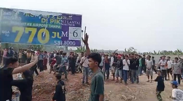 Buntut Bocah 9 Tahun Ditabrak Truk Tanah, Massa dari 2 Kecamatan di Kabupaten Tangerang Mengamuk!