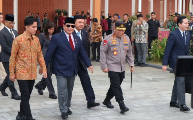 Bertolak ke Luar Negeri, Prabowo Ingatkan Wapres Gibran dan Kabinet: Jangan Ada Unsur Politik dan Dendam Dalam Berkerja