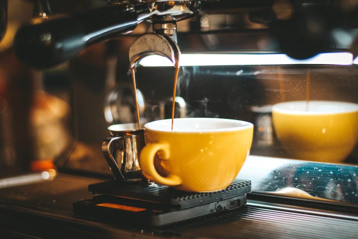 Harus Tau! Cara Minum Kopi yang Aman buat Penderita Darah Tinggi: Nyeruput tanpa Was-was