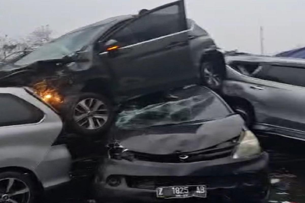 Kecelakaan Maut di Cipularang KM 92: Sekeluarga Asal Bekasi Terlibat Tabrakan Beruntun, Mobil Hancur Total