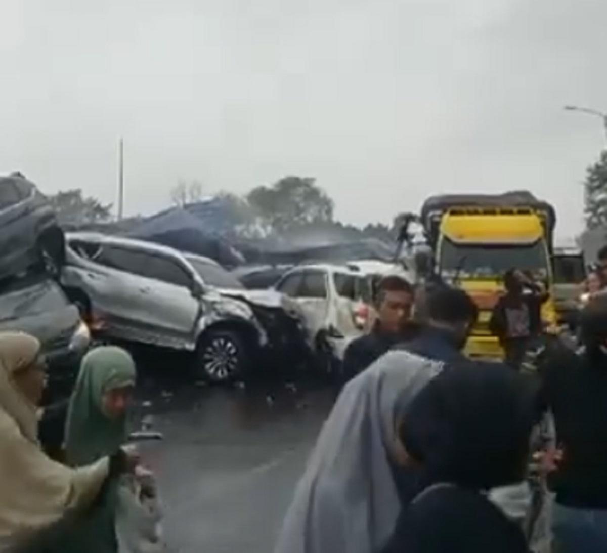 Jasa Marga: Kecelakaan Beruntun di Tol Cipularang Imbas Truk Tak Kuat Menanjak