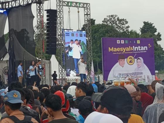 Sempat Diguyur Hujan, Ratusan Ribu Warga Tetap Antusias Ikuti Konser Banten Maju Maesyal-Intan dan Andra Soni-Dimyati di Balaraja