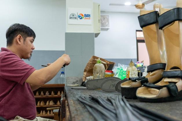 Dorong Pengembangan Penyandang Disabilitas, BRI Peduli Salurkan Beasiswa dan Sarana Prasarana kepada YPAC Jakarta