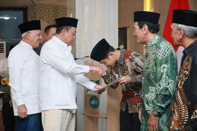 Terima Sertipikat dari Menteri Nusron, Perwakilan Pesantren Al Yasmin: Dukung Santri Jadi Entrepreneur