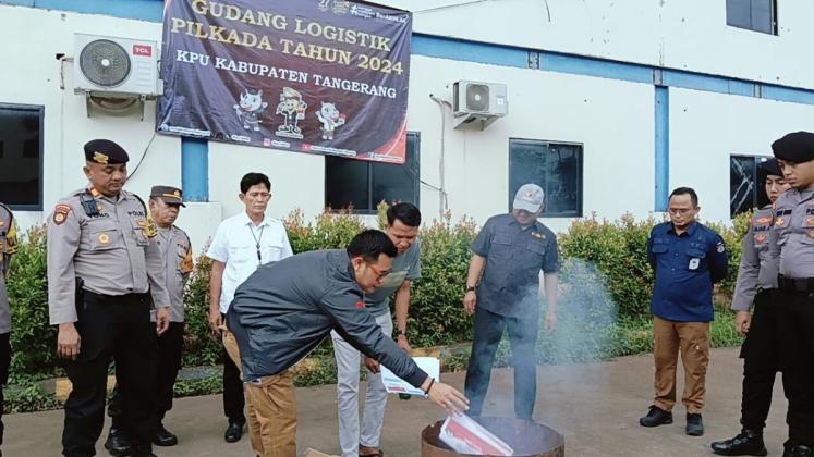 KPU Kabupaten Tangerang Musnahkan Ratusan Surat Suara Pilkada yang Rusak