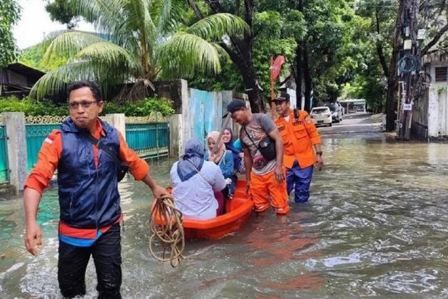 Pemilih di Jakbar yang Rumahnya Terendam Banjir Akan Dijemput Perahu Karet