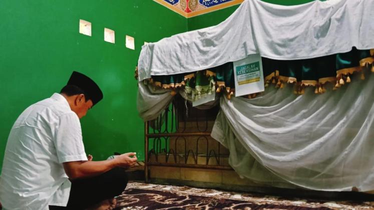 Usai Nyoblos di TPS Calon Bupati Tangerang Maesyal Rasyid Ziarah ke Makam Ulama dan Pendiri Tigaraksa