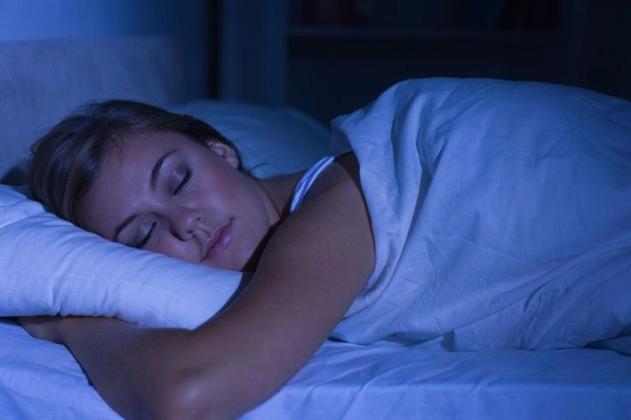 10 Kebiasaan Sehat yang Bisa Kamu Lakukan Sebelum Tidur, Dijamin Bangun Lebih Segar