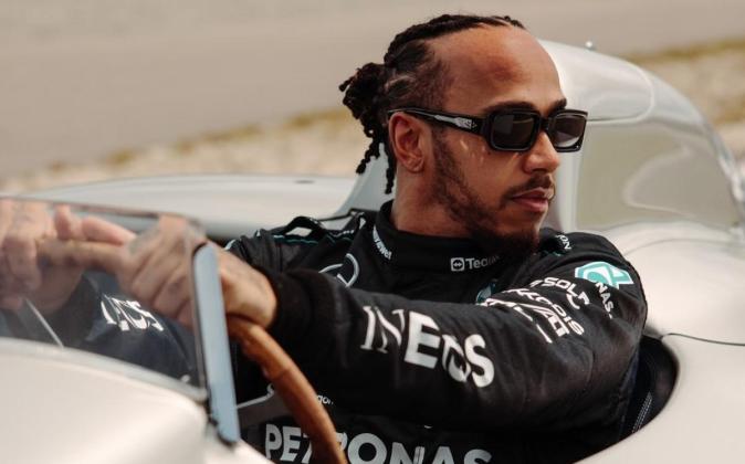 Mercedes W15 Tak Ada Masalah, Lewis Hamilton Akui Sudah Tidak Cepat Lagi