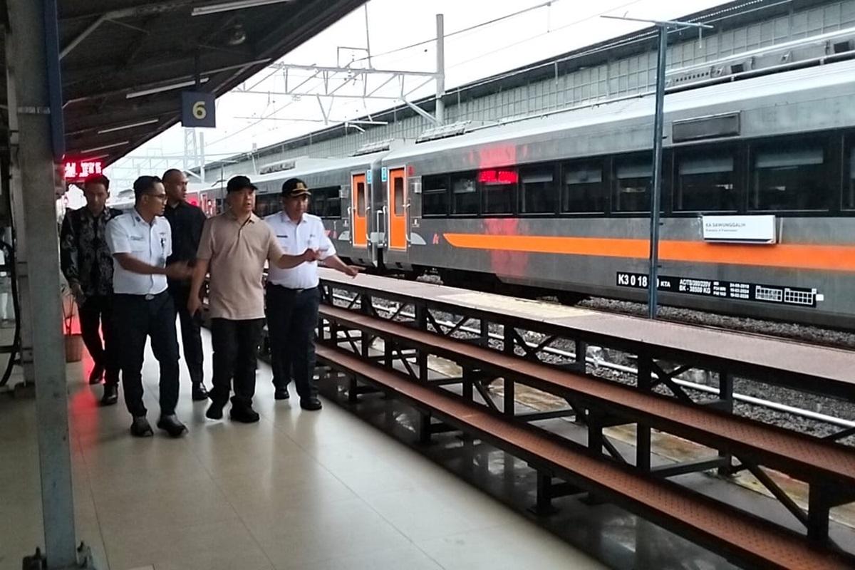 Jelang Nataru, Menhub Dudy Tinjau Simpul Transportasi di Sejumlah Wilayah