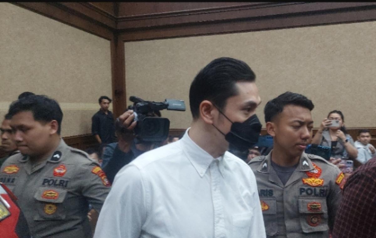 Tak Didampingi Sandra Dewi, Harvey Moeis Tampil Klimis di Pengadilan Tipikor