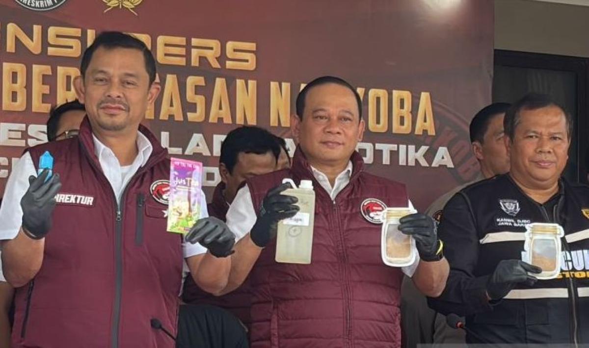 Bareskrim Polri Bongkar Laboratorium Happy Water dan Liquid di Bandung