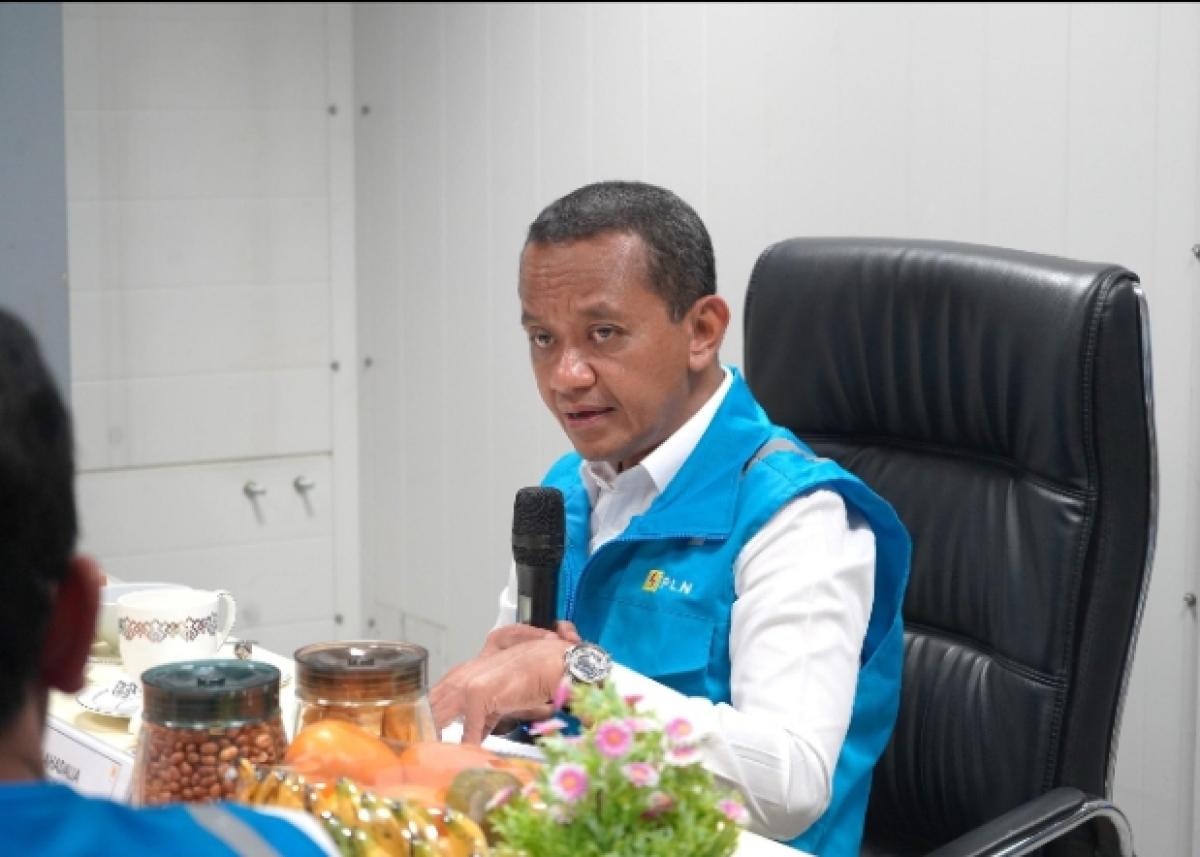 Kunjungan ke Maluku, Menteri ESDM Pastikan Listrik PLN di Indonesia Timur Andal Hadapi Nataru