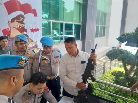 Jelang Akhir Tahun Senpi Anggota Polresta Tangerang Diperiksa